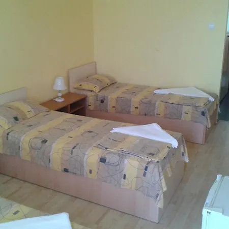 Zora Hotell *