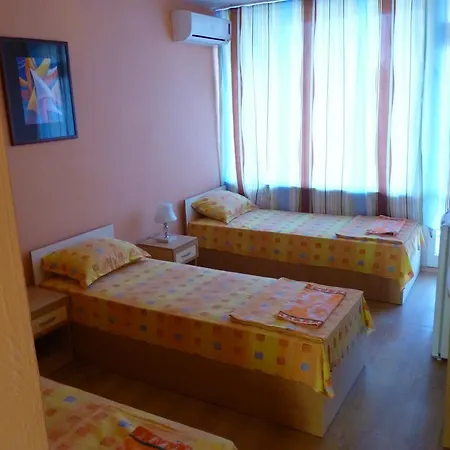 Hotell Zora *